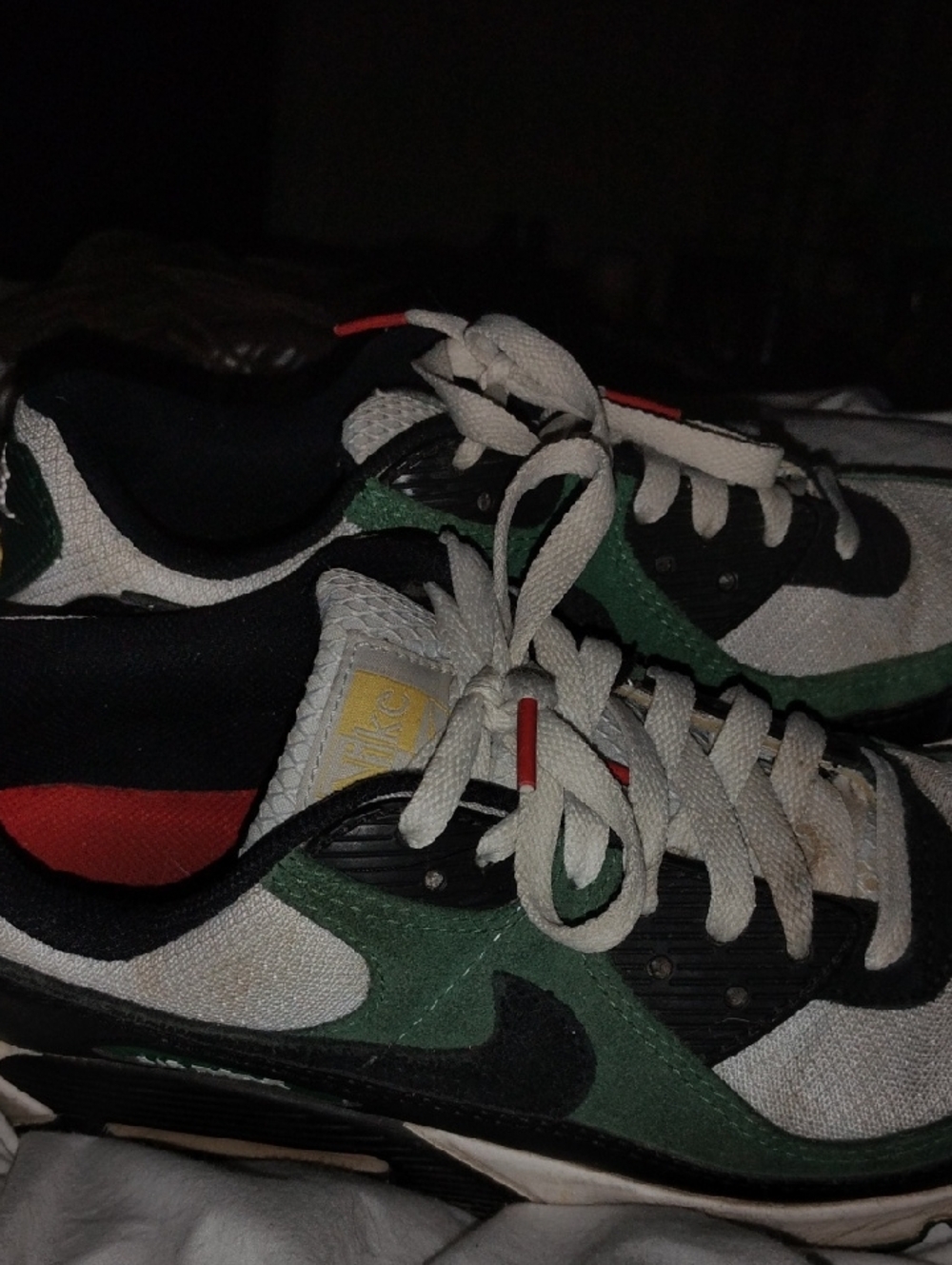 Nike Men's Green & Black Low-Top Casual Sneakers - Picture 2 of 4